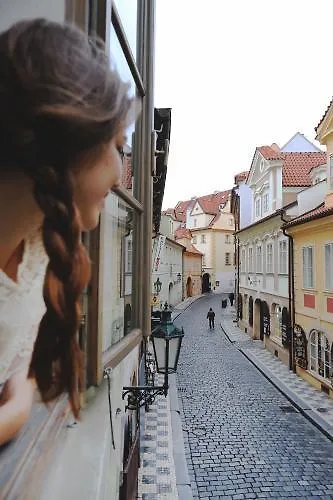Orea Place Charles Bridge Praga 4*,